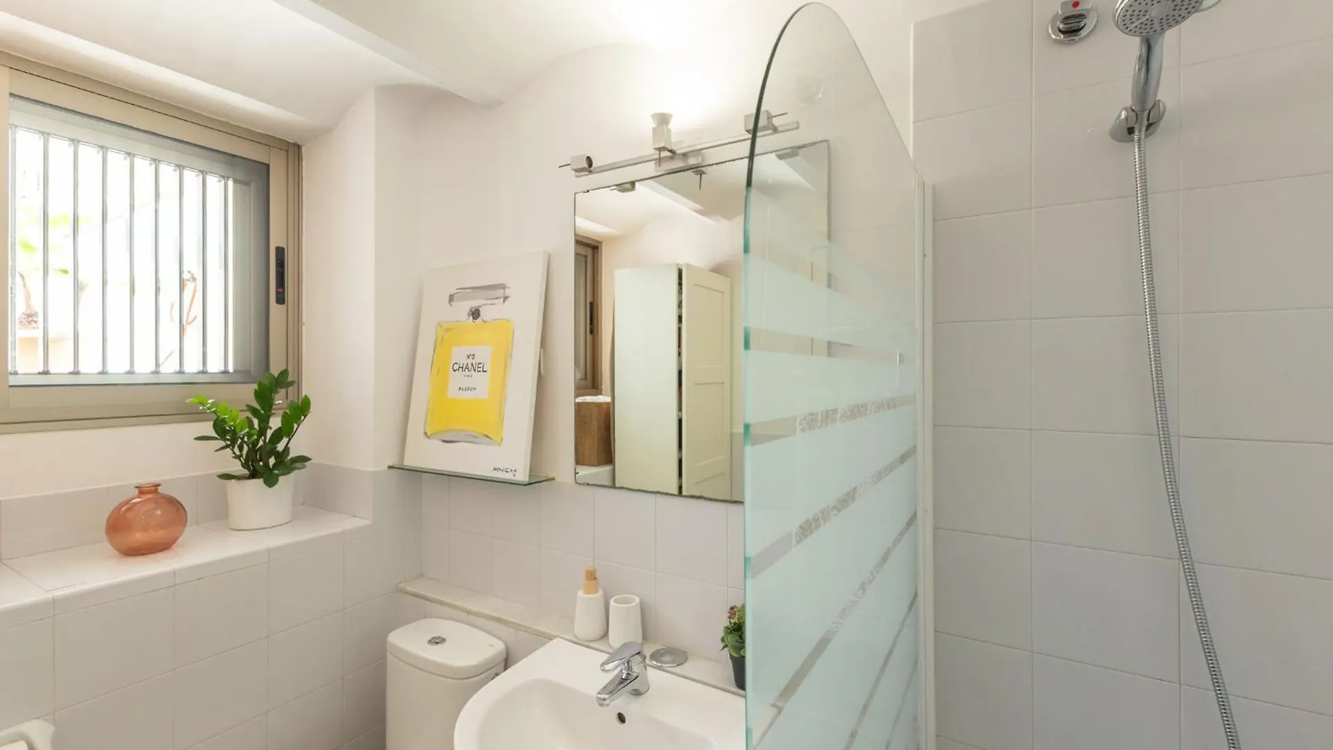 Charming 2 Bedroom Boutique Triplex Apartment With Private Terrace At Seville City Center By Ocityzen 0*,