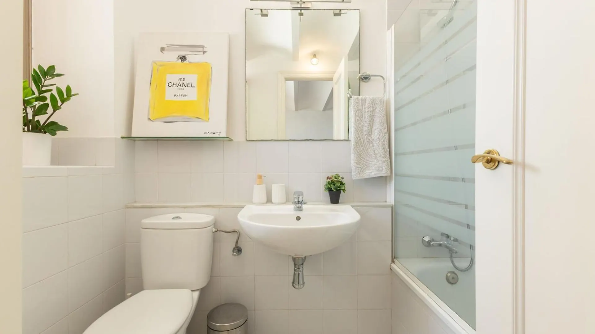 Charming 2 Bedroom Boutique Triplex Apartment With Private Terrace At Seville City Center By Ocityzen