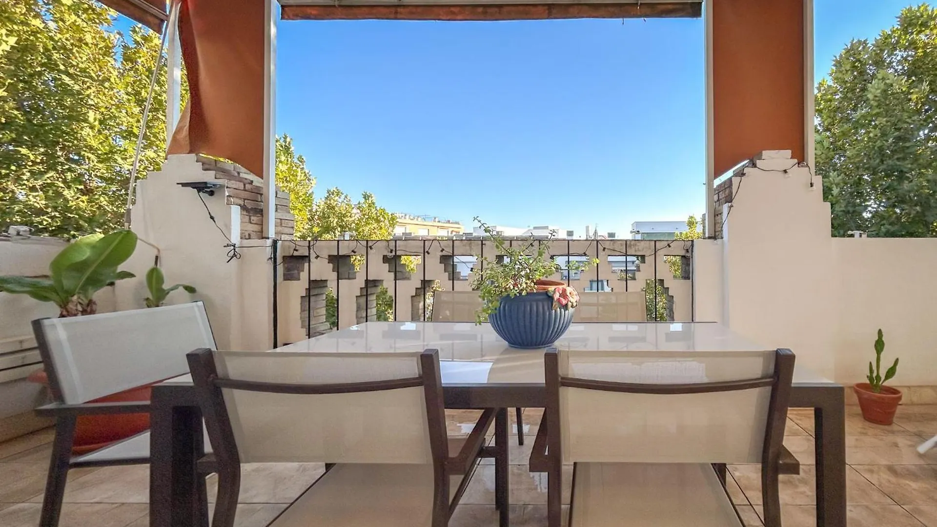 Charming 2 Bedroom Boutique Triplex Apartment With Private Terrace At Seville City Center By Ocityzen 0*,